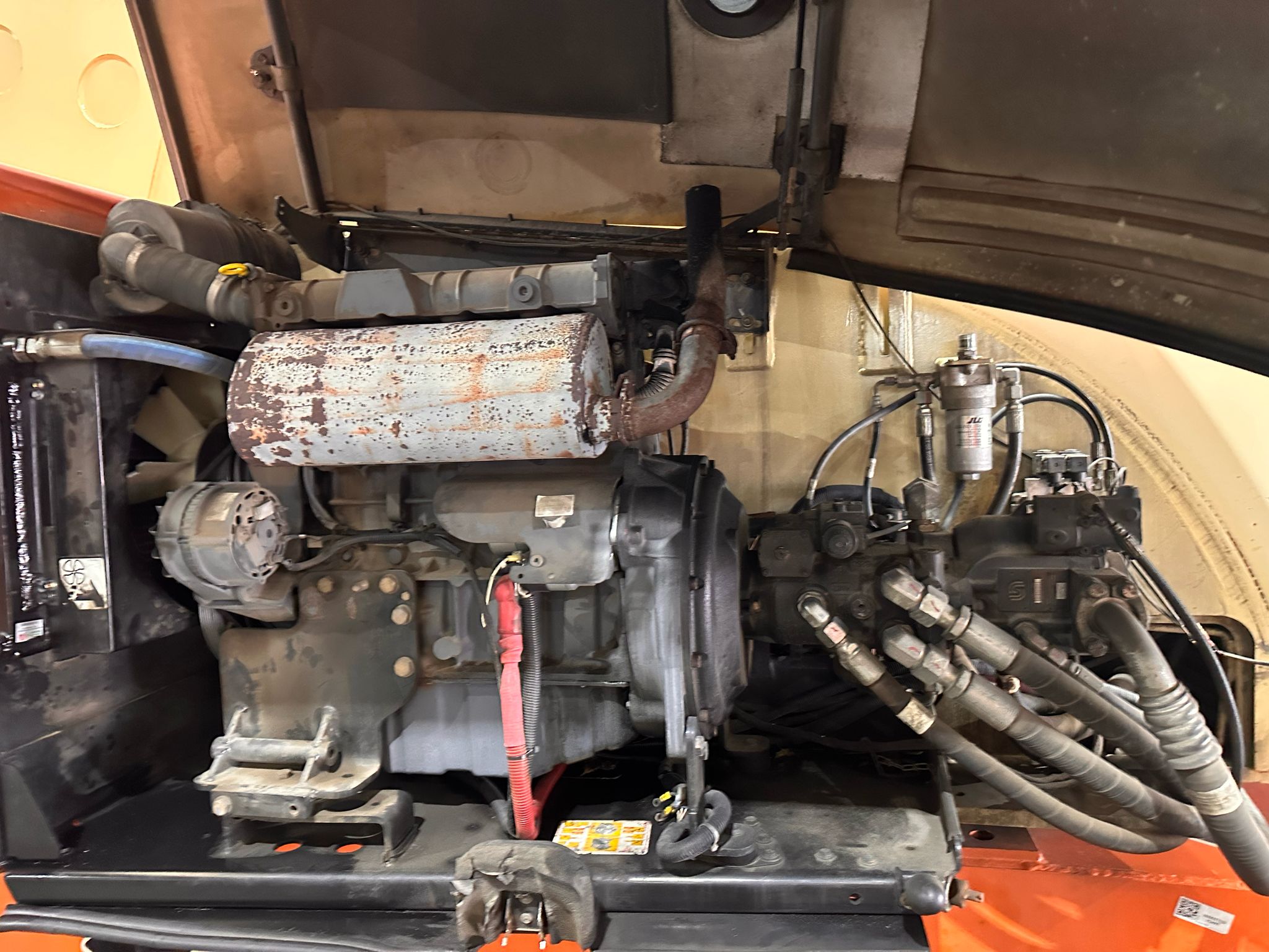 Sold - Articulated Boom Lift - View 3